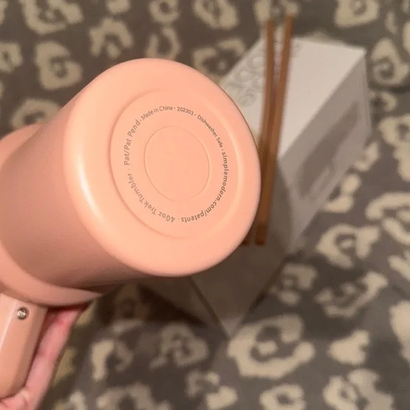 New Simple Modern 40oz TREK Tumbler in Redwood 😍 - Picture 15 of 17